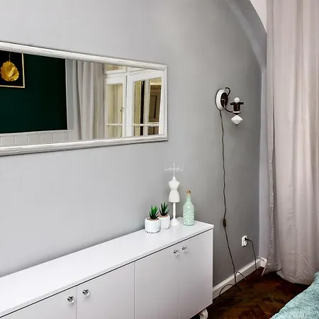 Mirror Apartmán *